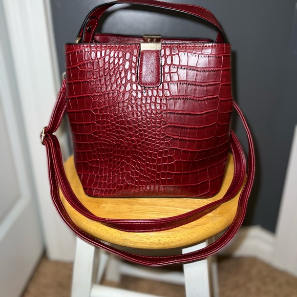 Retro Alligator Bucket Bag - Picture 1 of 2